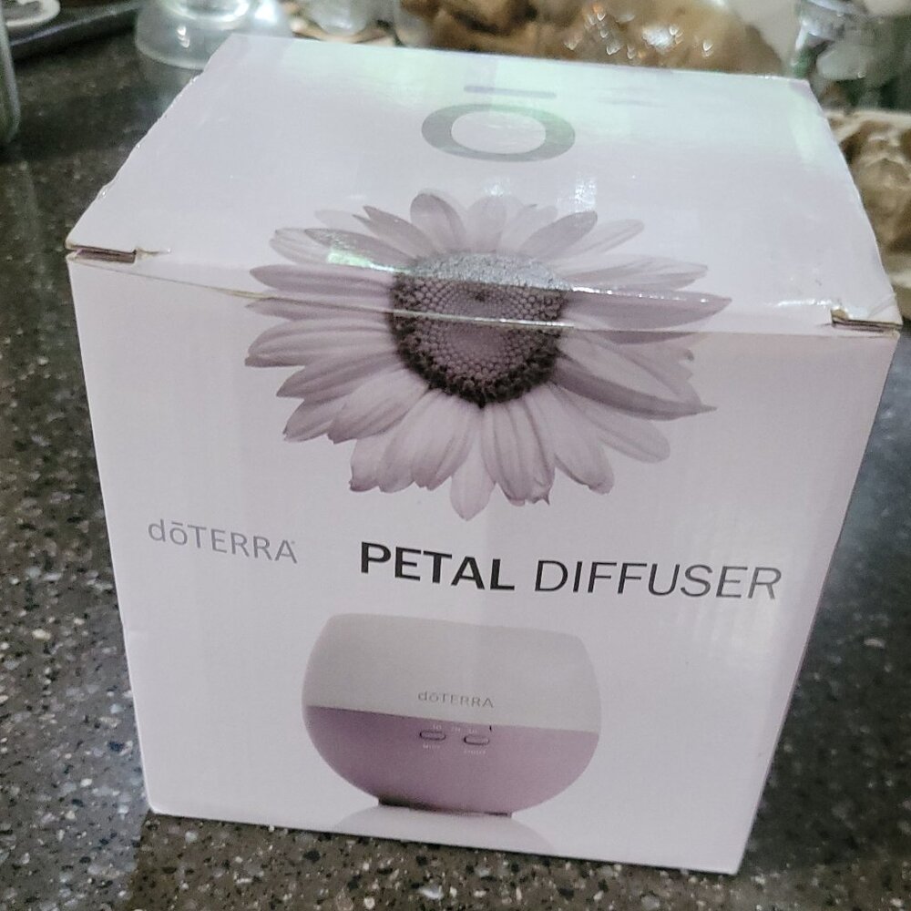 doTERRA petal diffuser (New in Box)